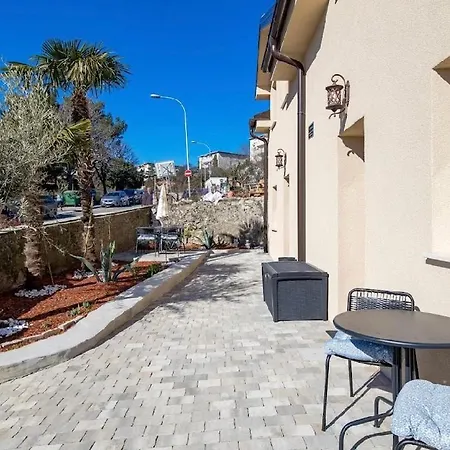 Premium 2 Apartment