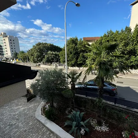 Premium 2 Apartment